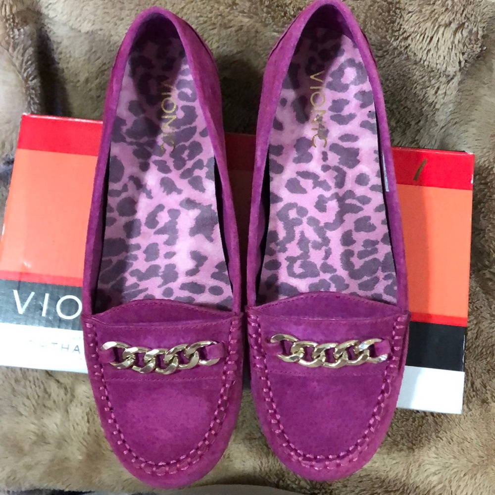 Vionic Chill Mesa Berry Loafers Size 6